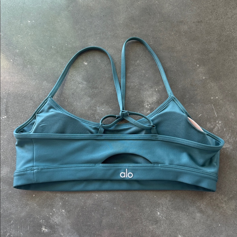 Alo Yoga Airlift Intrigue Bra - Picture 5 of 8
